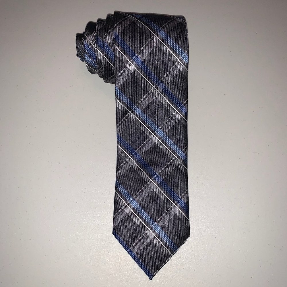 Platinum Designs - Plaid Pattern Tie (NWOT)